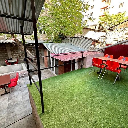 Family Appartments On Buzand Street เยเรวาน ภายนอก รูปภาพ