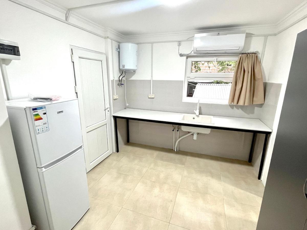 Family Appartments On Buzand Street เยเรวาน ภายนอก รูปภาพ